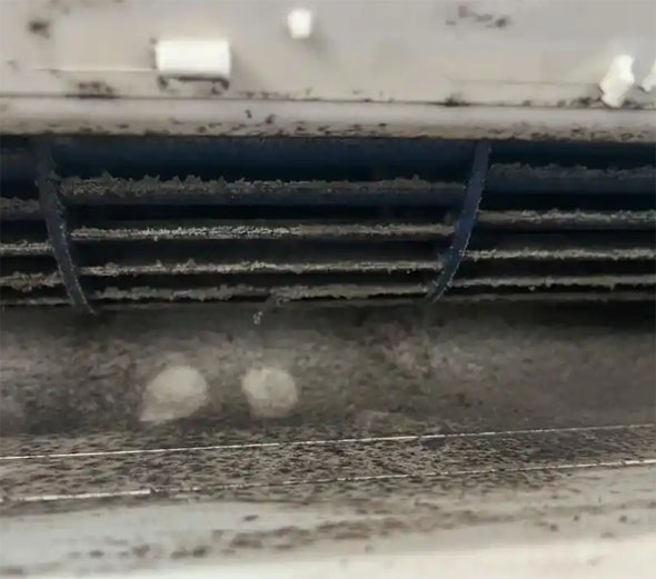 绥棱空调吹的风有股烧焦味是怎么回事